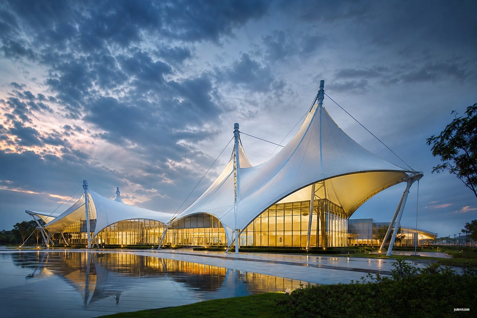 Maximizing ROI with Energy Efficient Building Solutions - featured image