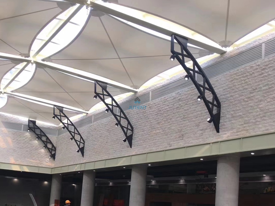 Street Atrium Spaces 01